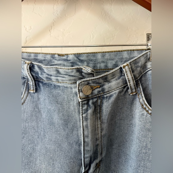 Shein|Light Blue Denim Jeans in straight leg with side slit•••High rise Large - Picture 6 of 12